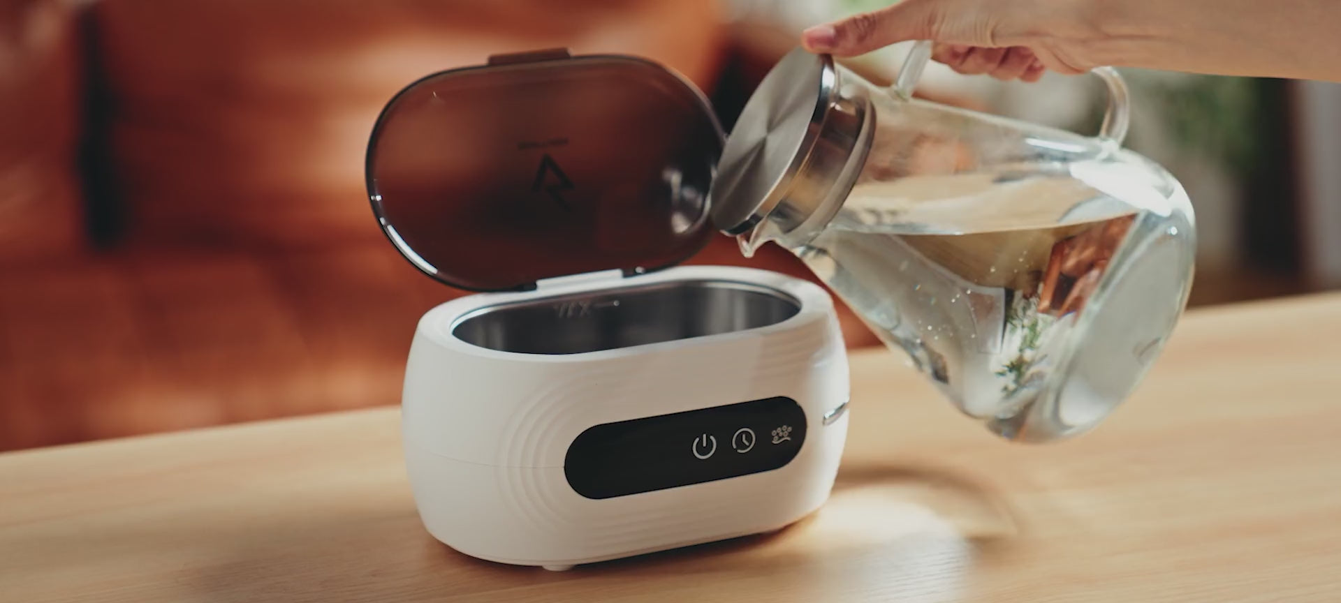 Shine ultrasonic cleaner with jewellery and glasses